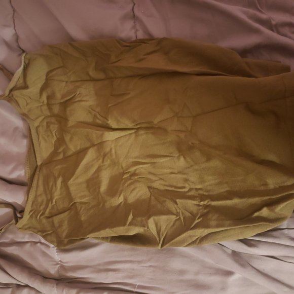 clothes - Picture 15 of 16